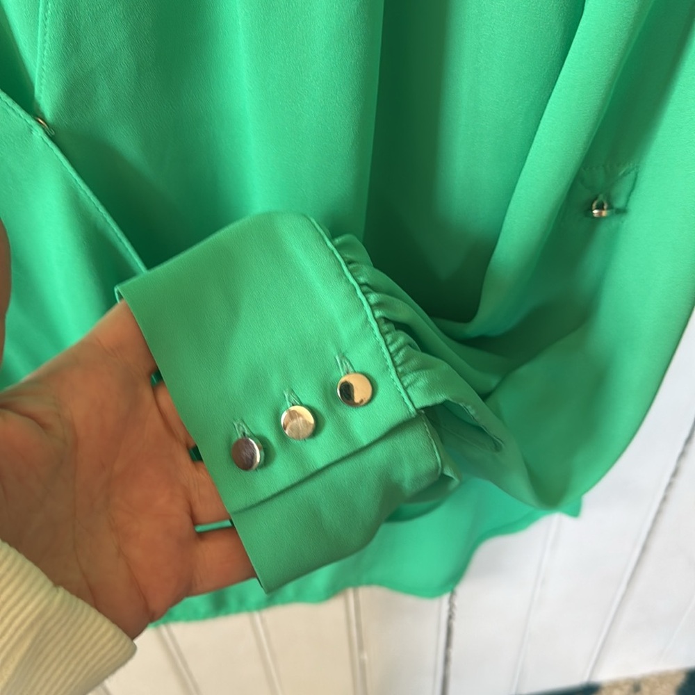 White House Black Market Emerald Green Wrap Blouse - Picture 5 of 7